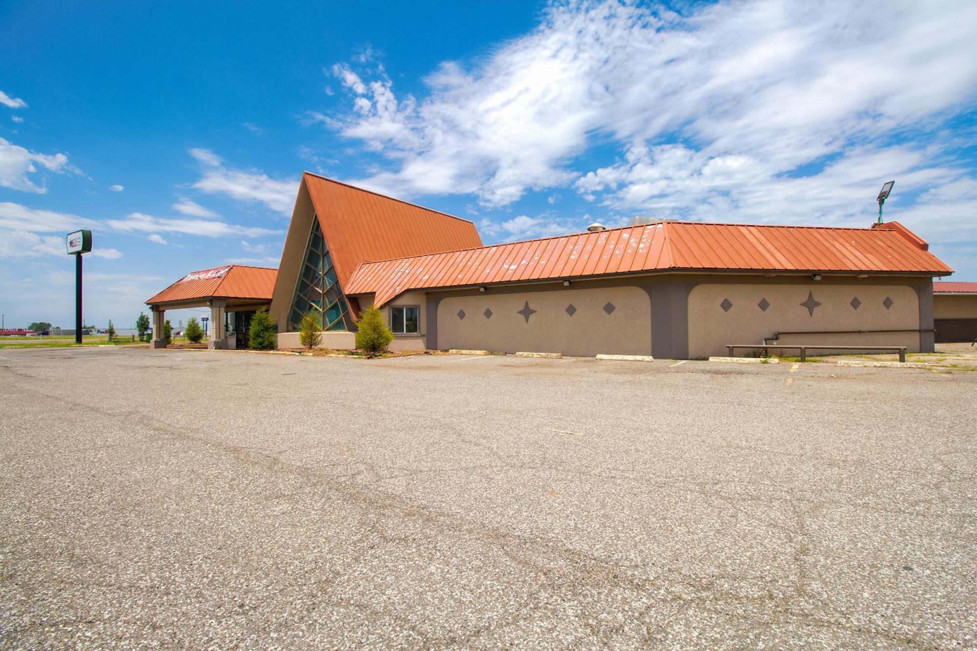 American Best Inn By Oyo I-35 Perry Near Lake Mcmurtry Exterior photo